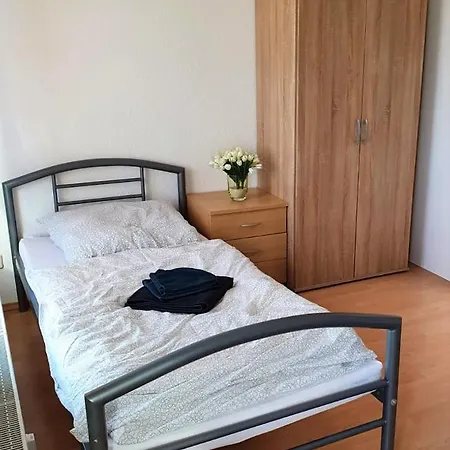 Gaestewohnung 4-Raum Wohnung Fuer 2-8 Personen Zwickau Extérieur photo